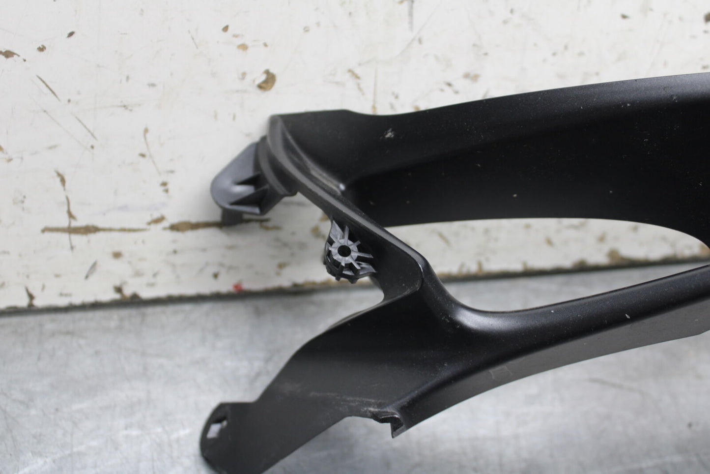 08-10 SUZUKI GSXR 600  FRONT CENTER COWL FAIRING BB630