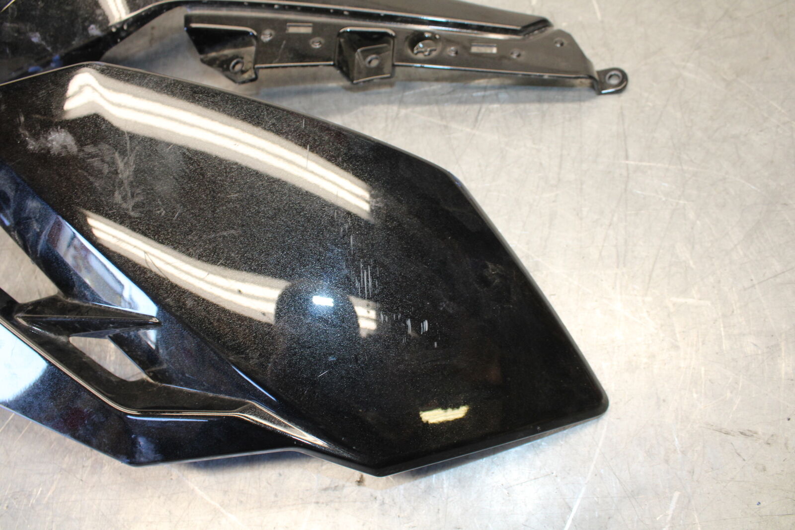 19-22 KAWASAKI Z400 LEFT RIGHT FRONT UPPER MID SIDE FAIRING COWL PLASTIC BB708