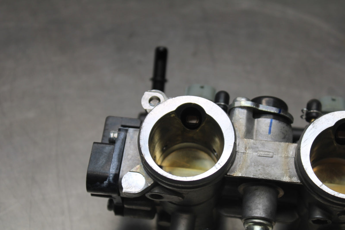 17-18 YAMAHA YZF R3 MAIN FUEL INJECTORS / THROTTLE BODIES BB788