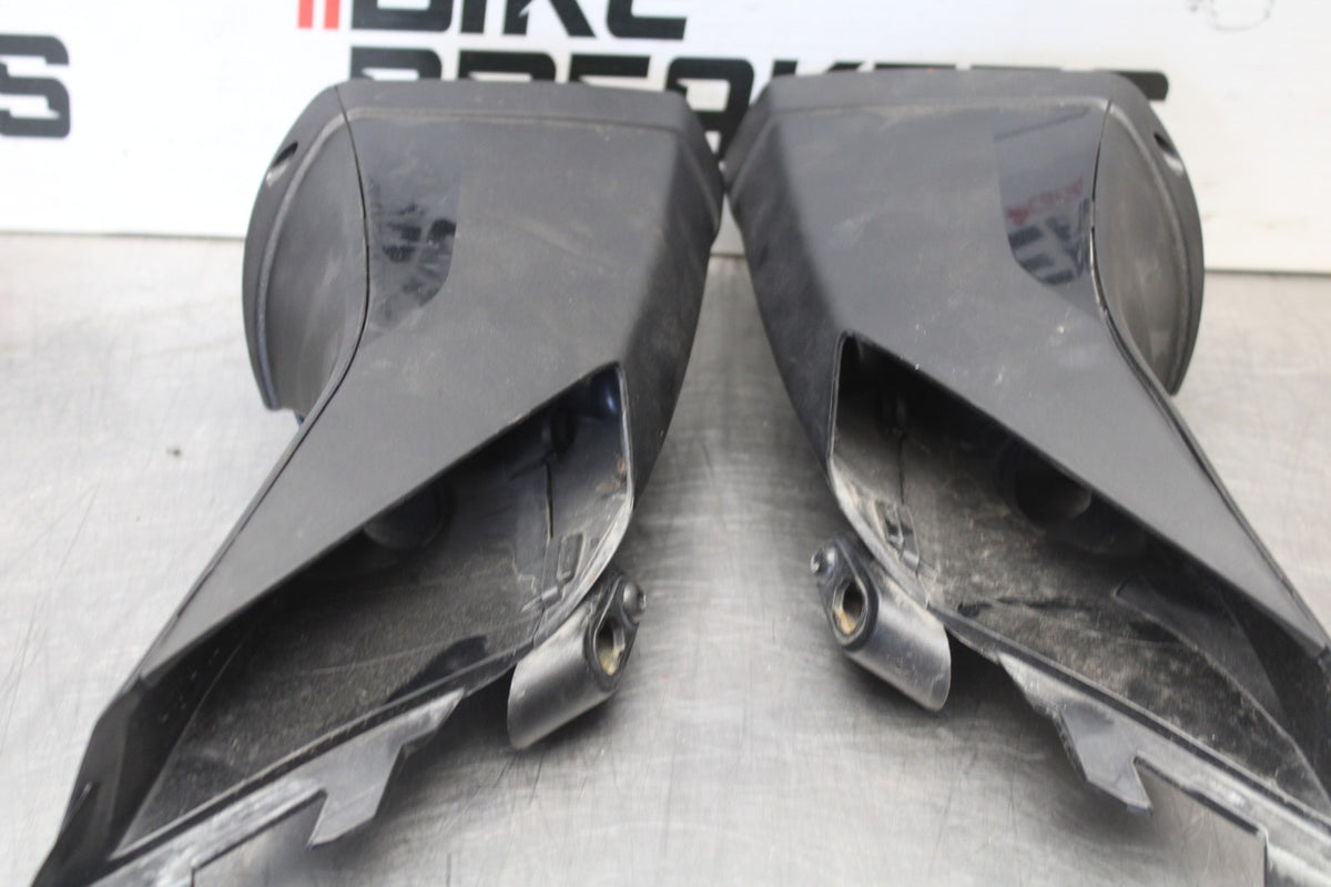 16 APRILIA TUONO V4 1100 RIGHT LEFT AIR INTAKE DUCTS BB905
