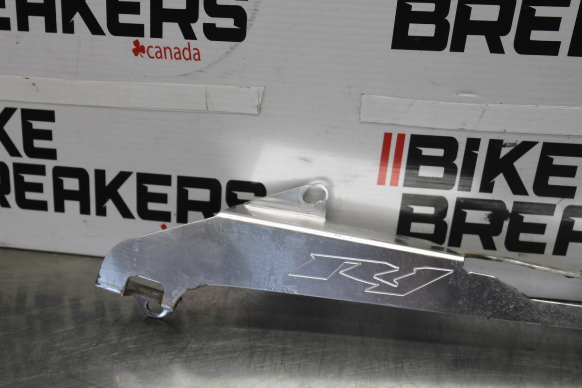 03 YAMAHA YZF R1 REAR BACK DRIVE CHAIN GUARD COVER SHIELD BB895