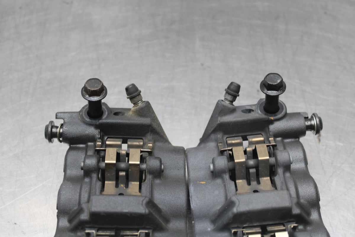 13 YAMAHA YZF R1 RIGHT LEFT FRONT BRAKE CALIPER SET PAIR CALIPERS BB781