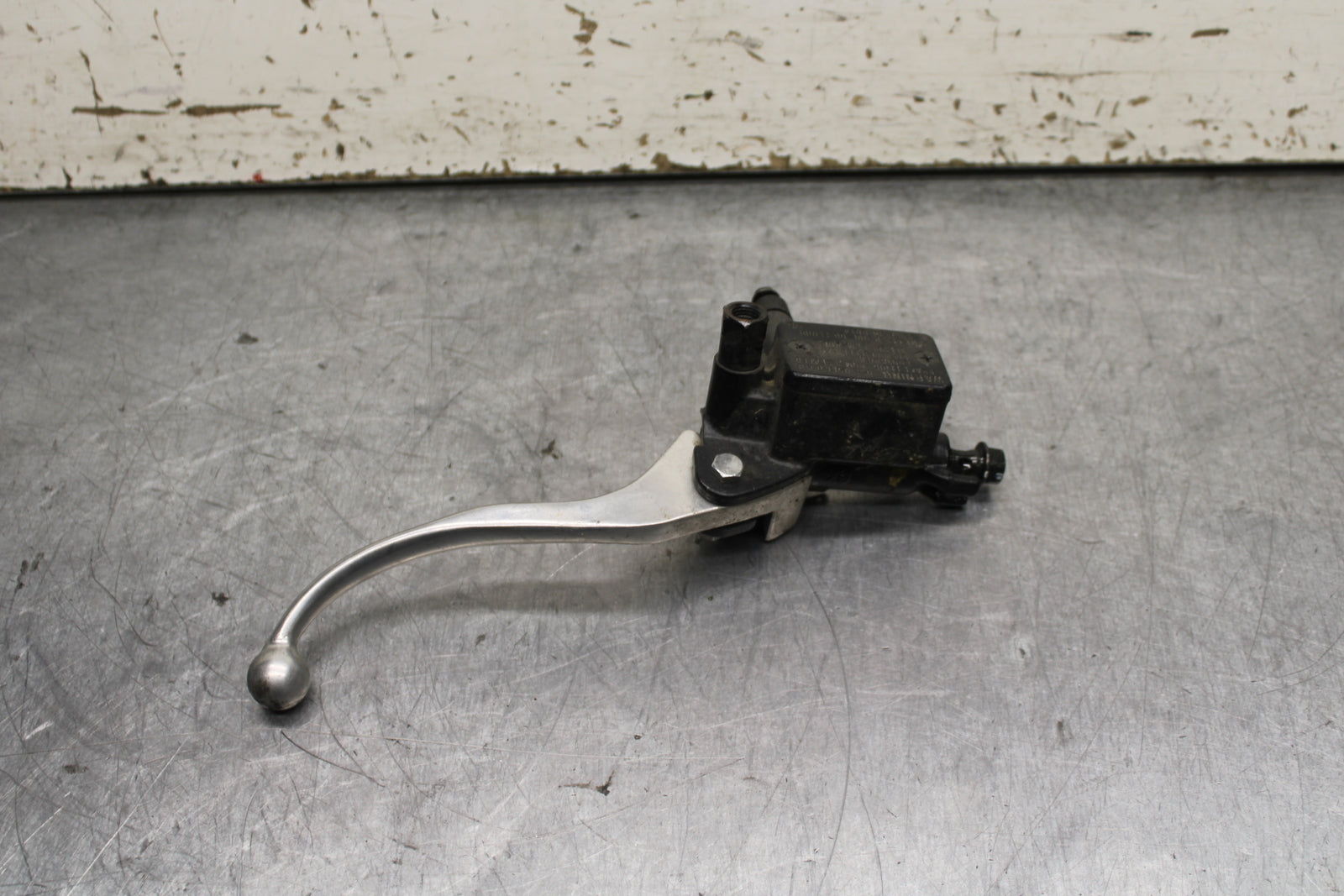 15-16 HONDA CB300F FRONT BRAKE MASTER CYLINDER w/ LEVER BB740