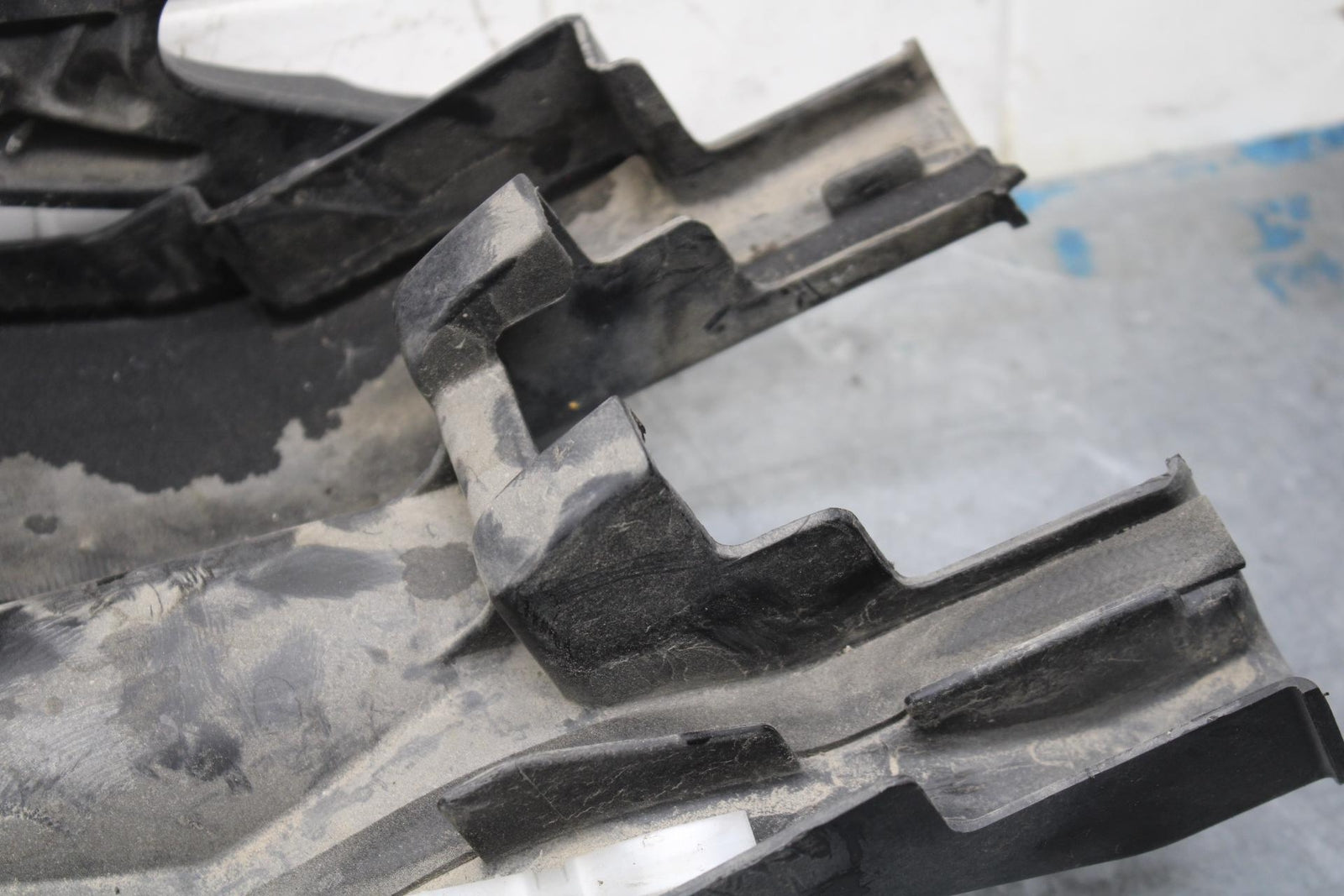 2000 Kawasaki Ninja ZX12R ZX1200A REAR BACK TAIL UNDERTAIL FAIRING COWL  BB565