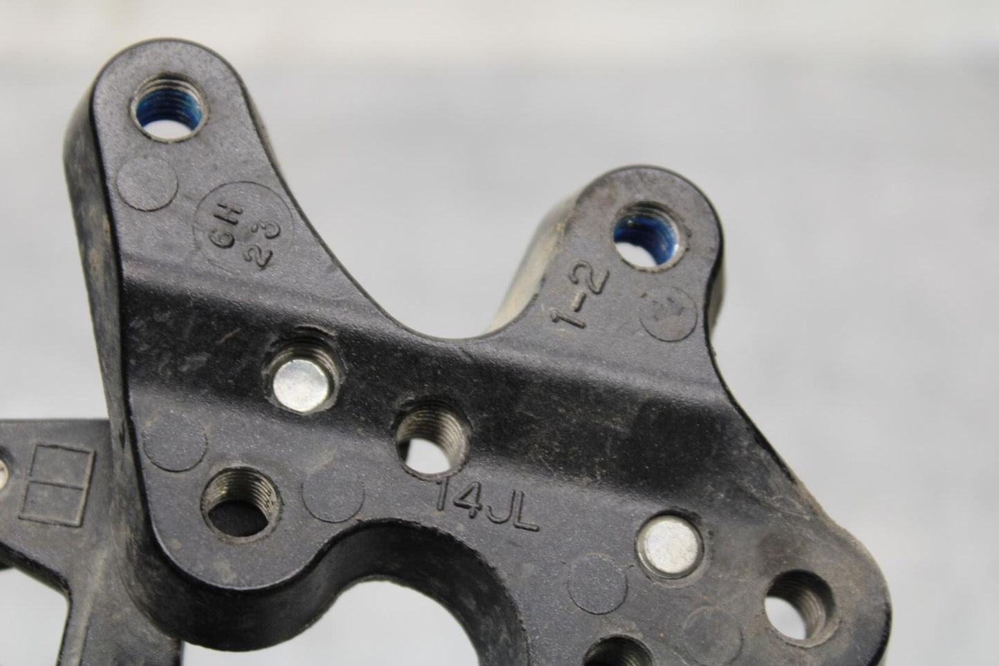 2017 Suzuki GSXR600 LEFT REARSET REAR SET DRIVER FOOT PEG 43700-14J30 BB598