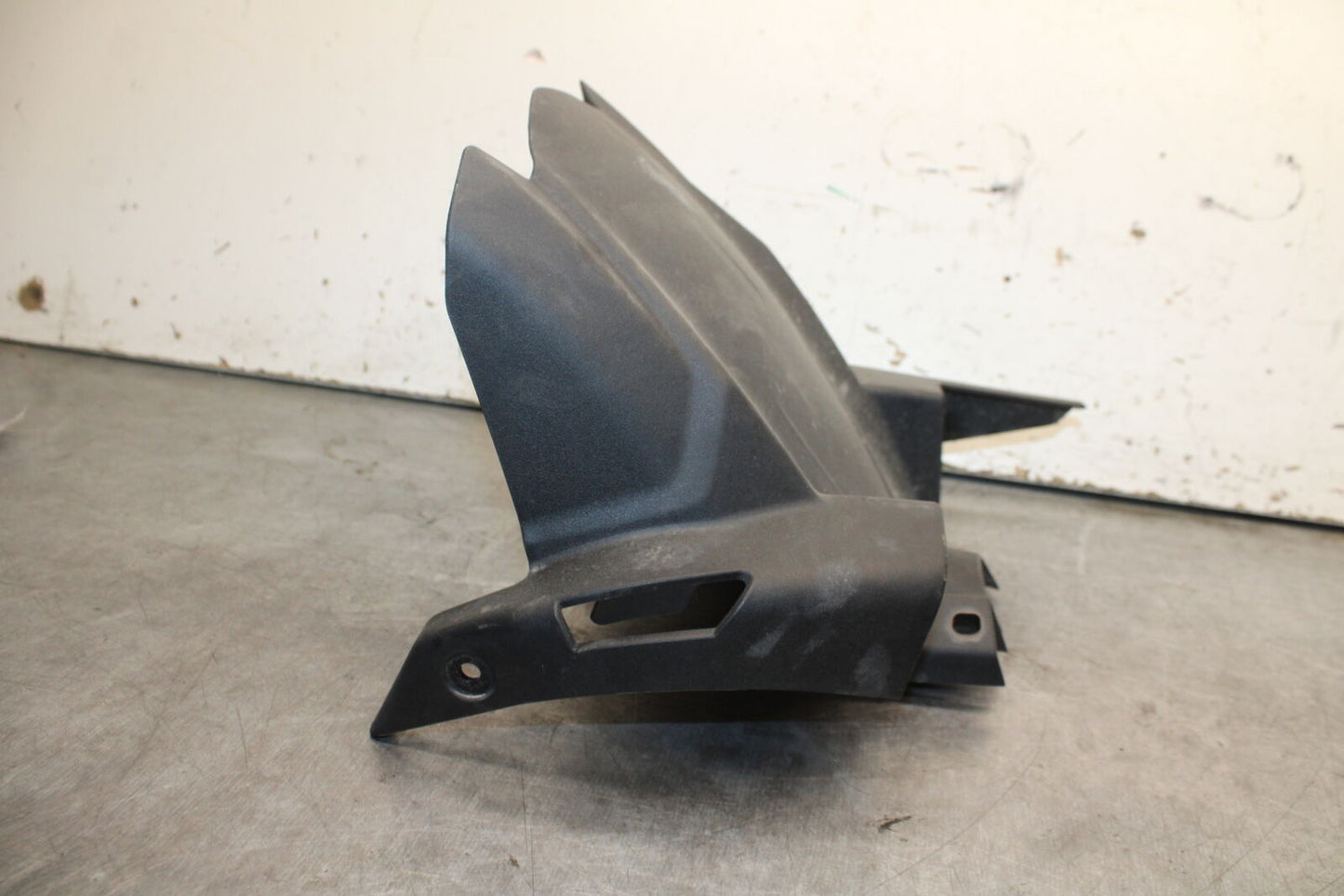 18-24 KAWASAKI NINJA 650 REAR BACK WHEEL TIRE HUGGER FENDER BB725