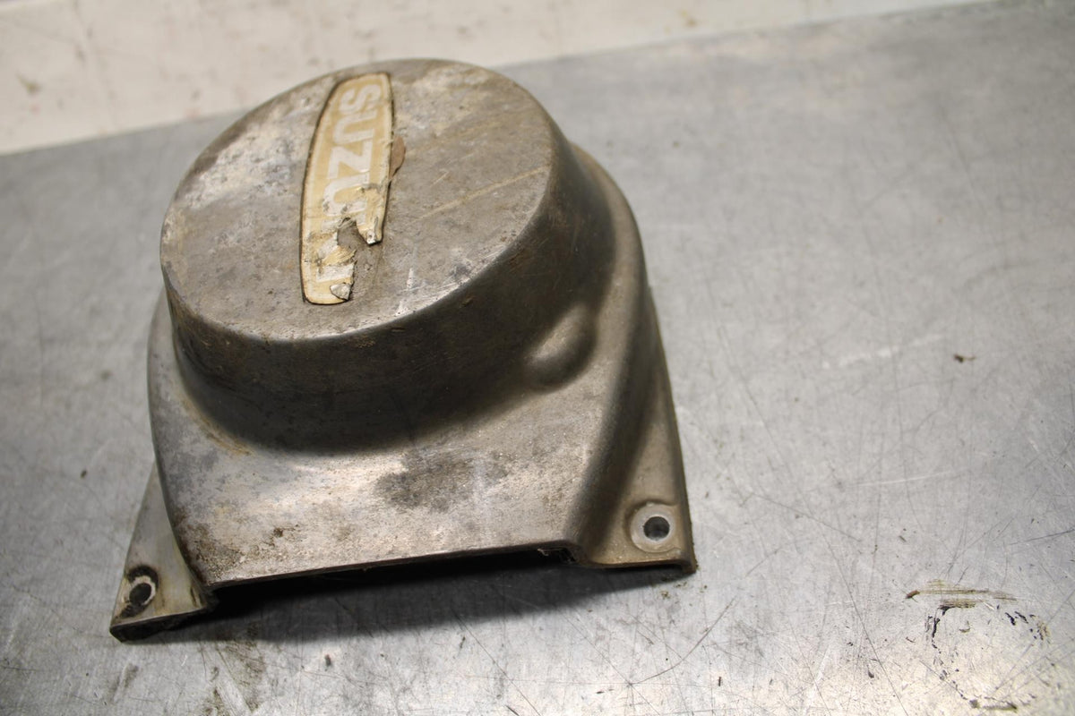 75 SUZUKI GT 550 STATOR MAGNETO ALTERNATOR GENERATOR COVER BB72