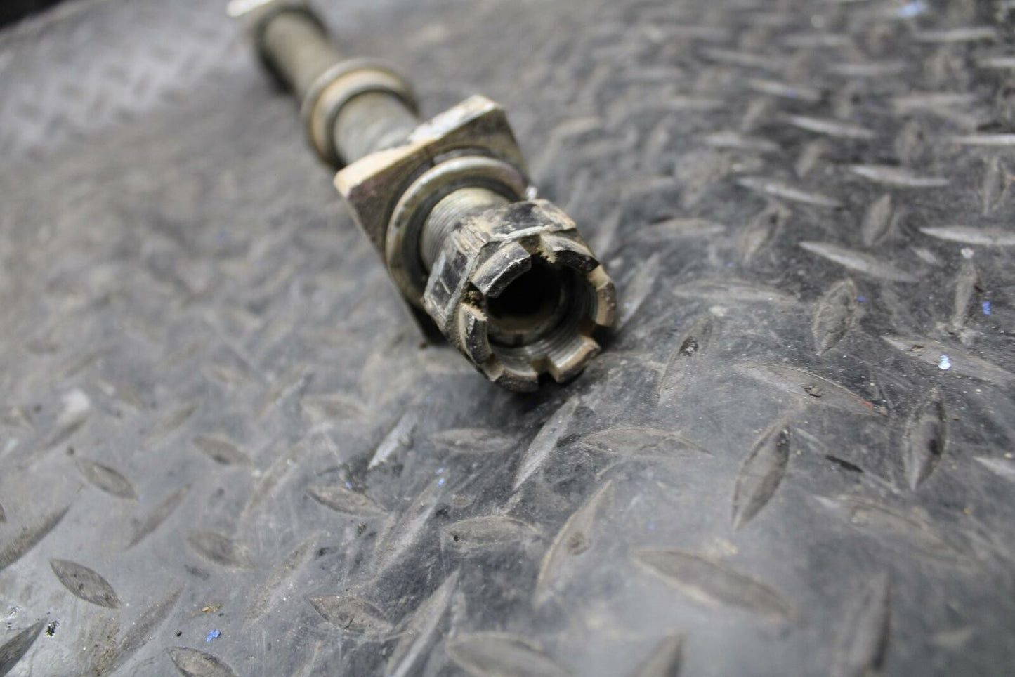 13-18 KAWASAKI NINJA ZX6R REAR AXLE BACK WHEEL RIM PIVOT BOLT AXEL BB203