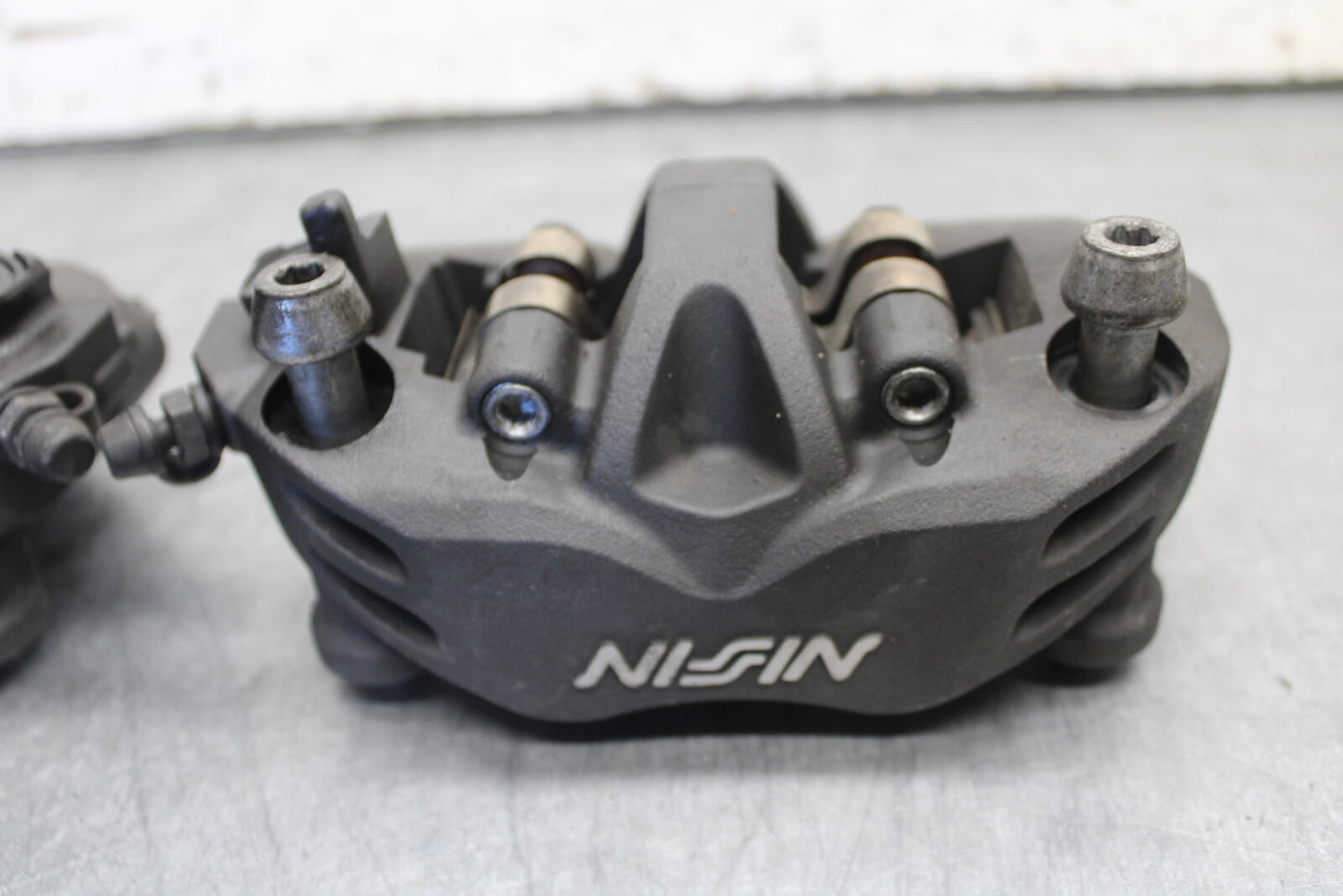 09-12 KAWASAKI NINJA ZX6R RIGHT LEFT FRONT BRAKE CALIPER SET PAIR CALIPERS BB698