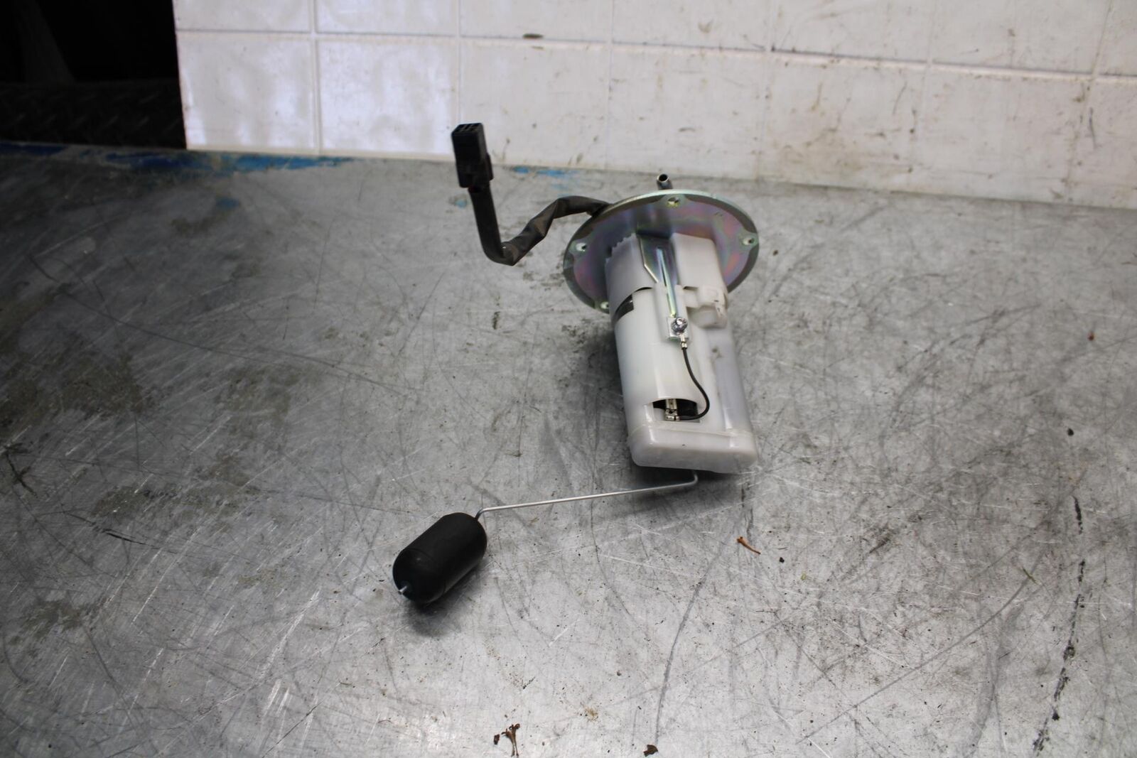 13-17 KAWASAKI NINJA 300 FUEL PUMP GAS PETROL SENDER UNIT BB429