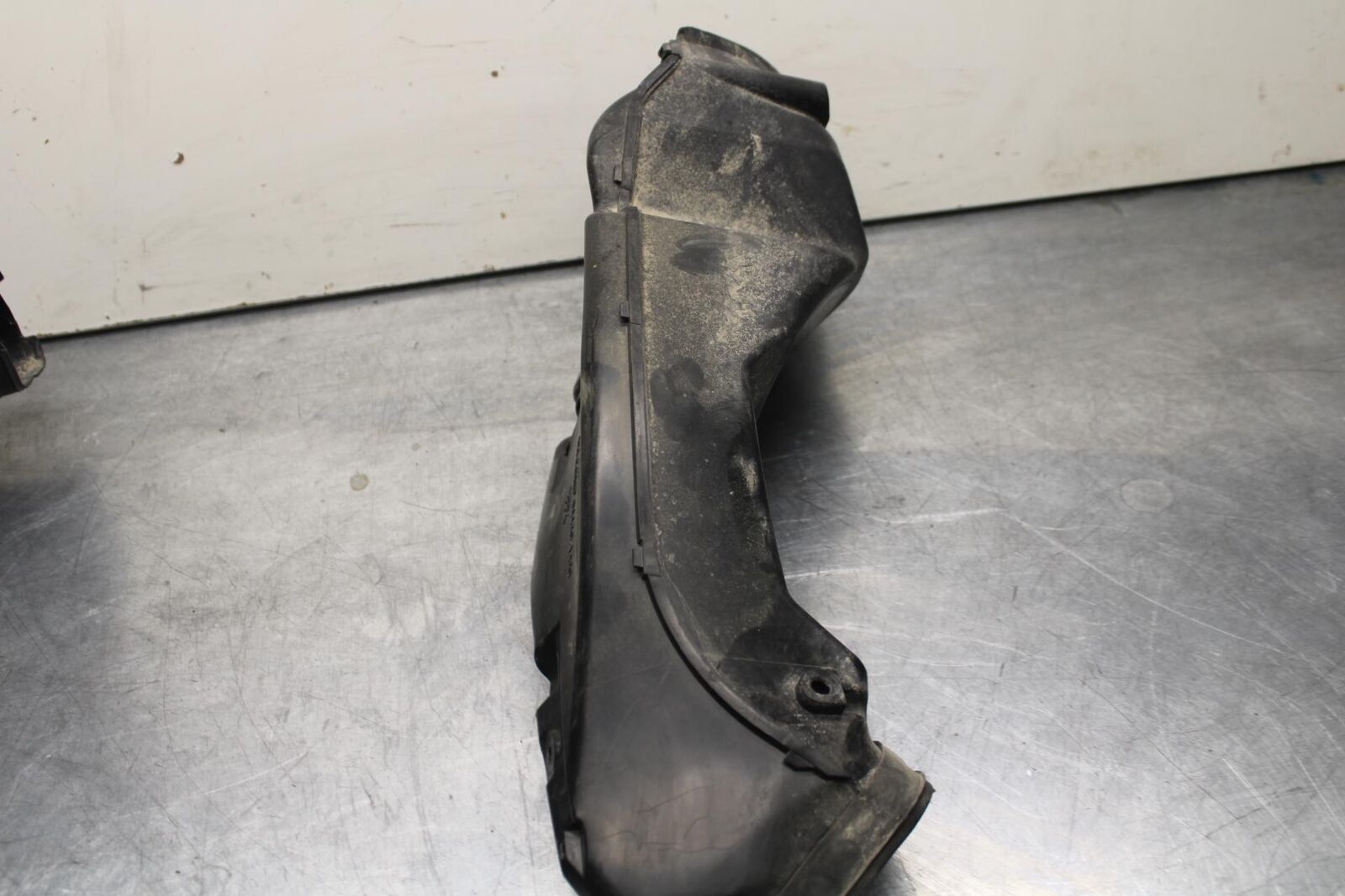 2011 Suzuki GSXR600 RIGHT LEFT AIR INTAKE DUCTS BB605