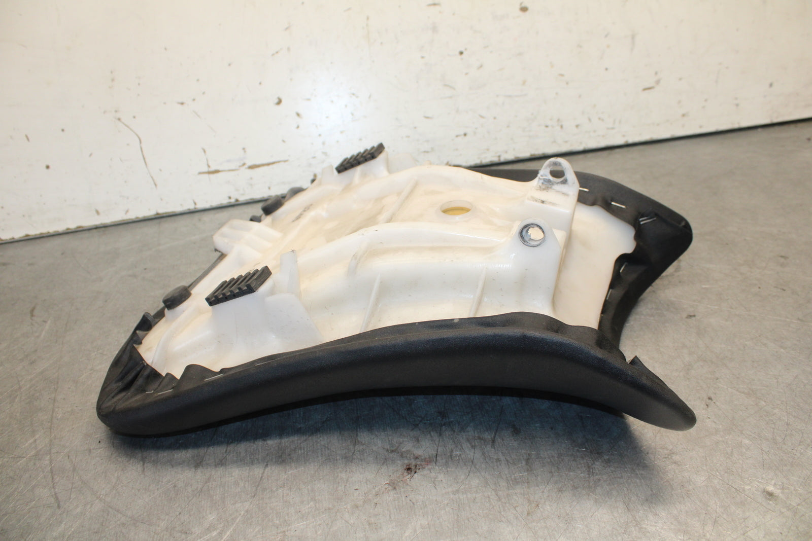 13-18 KAWASAKI NINJA ZX6R FRONT DRIVERS SEAT PAD SADDLE  BB682