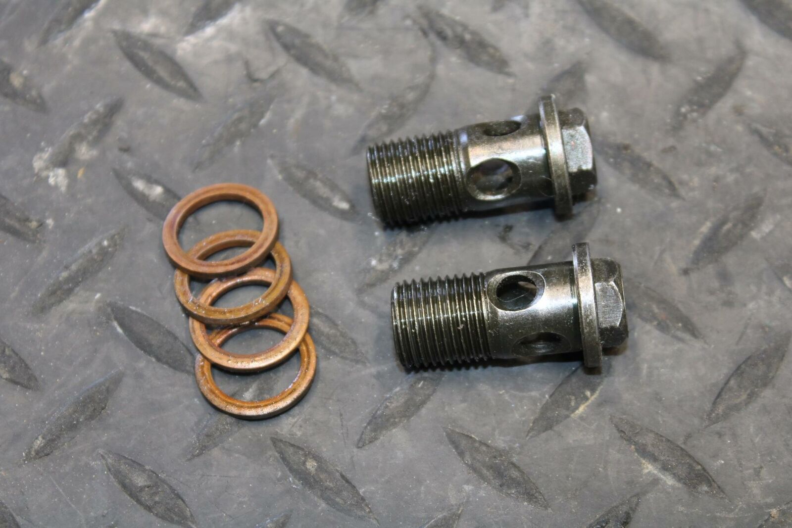 86 SUZUKI GSXR1100 G OIL COOLER BOLT BANJO BB227