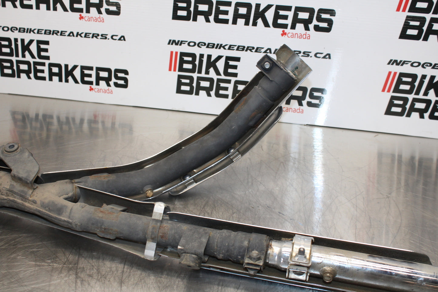 09 YAMAHA ROYAL STAR XVZ1300TF VENTURE LEFT HEADER MUFFLER EXHAUST BB151