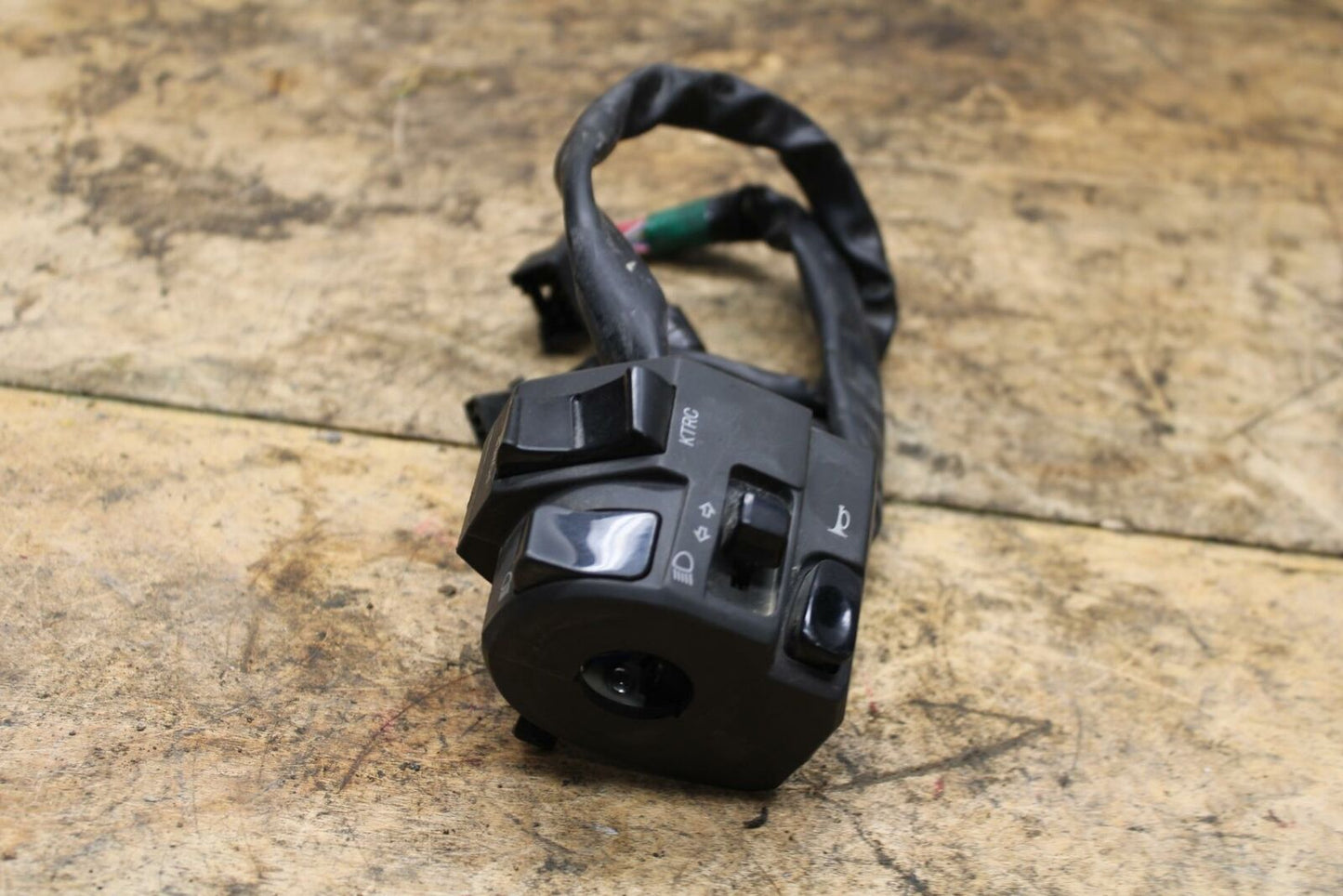 13-18 KAWASAKI NINJA ZX6R RIGHT CLIP ON HANDLE KILL OFF START SWITCHES BB342