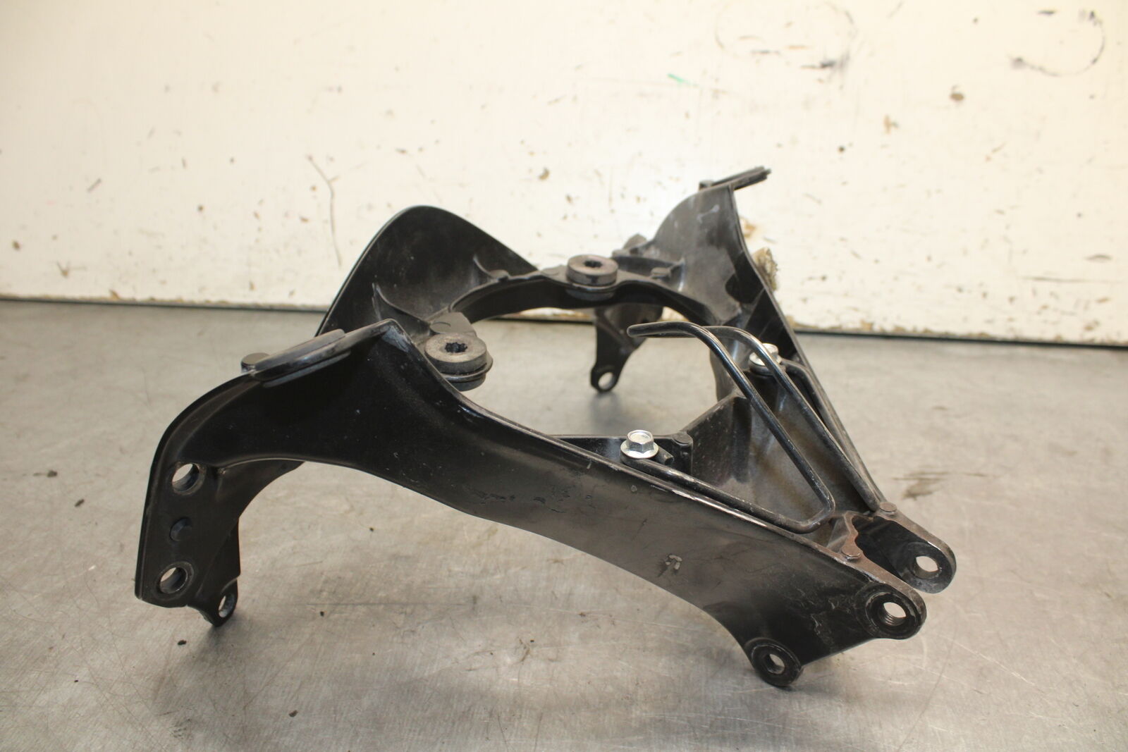 08-09 SUZUKI GSXR600 UPPER FAIRING MIRROR GAUGES STAY BRACKET BB728