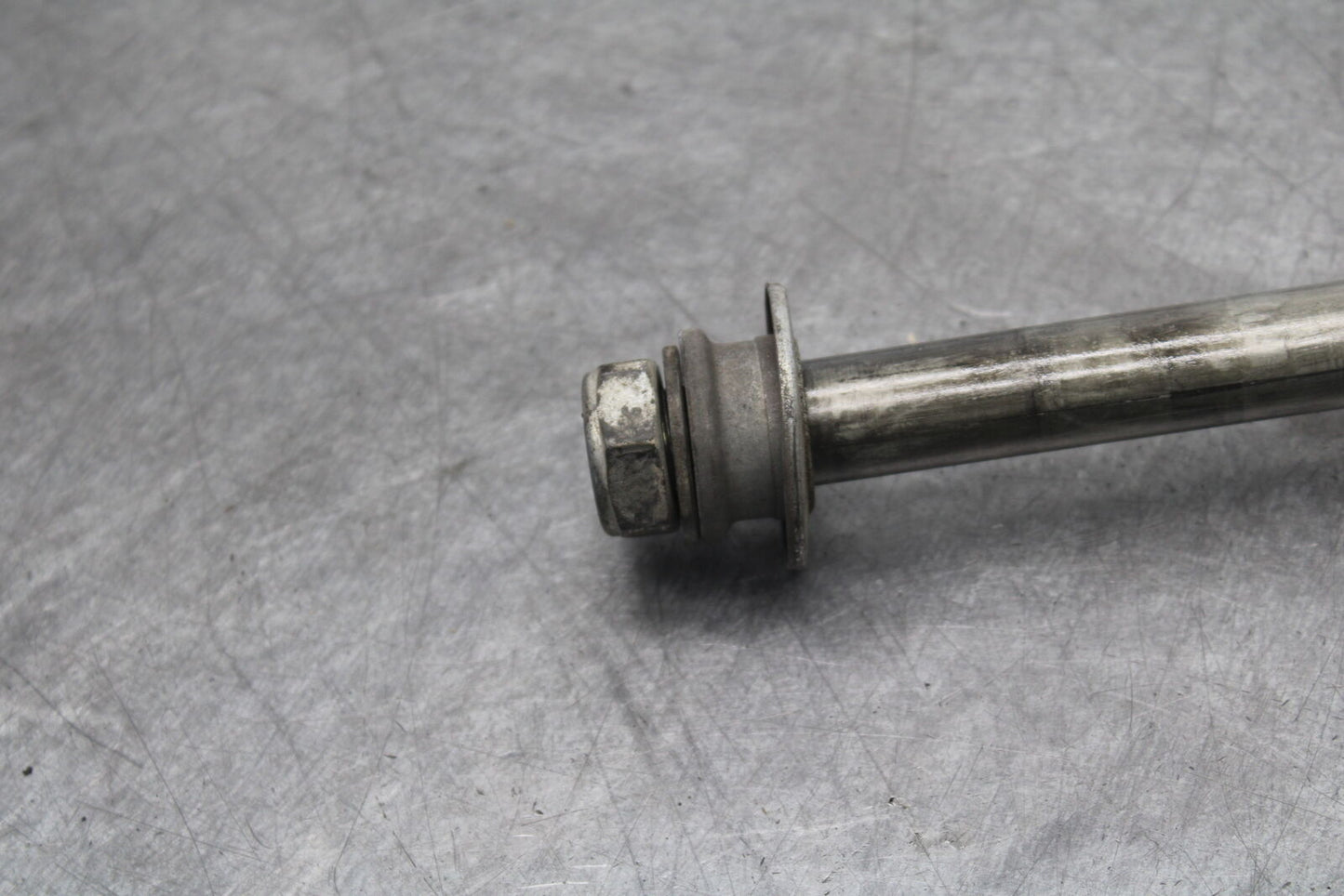 05-09 SUZUKI BOULEVARD C90 REAR AXLE BACK WHEEL RIM PIVOT BOLT AXEL BB692