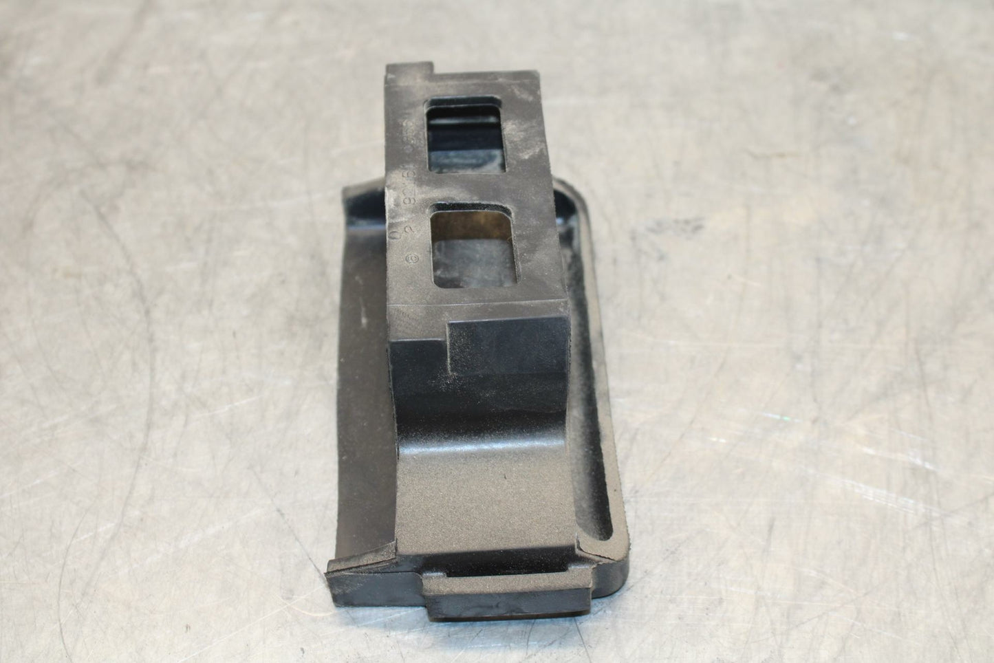 19-20 KAWASAKI NINJA ZX6R ECU CONTROLLER UNIT  ECM HOLDER SUPPORT RUBBER  BB419