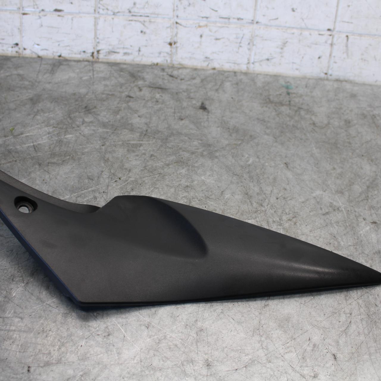 06-07 SUZUKI GSXR600 RIGHT GAS TANK FUEL CELL PANEL COVER TRIM COWL  BB543