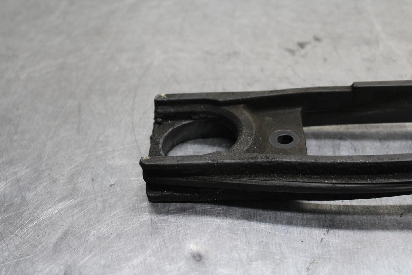 08-10 SUZUKI GSXR 600 SWINGARM CHAIN BUFFER SLIDER GUIDE BB130