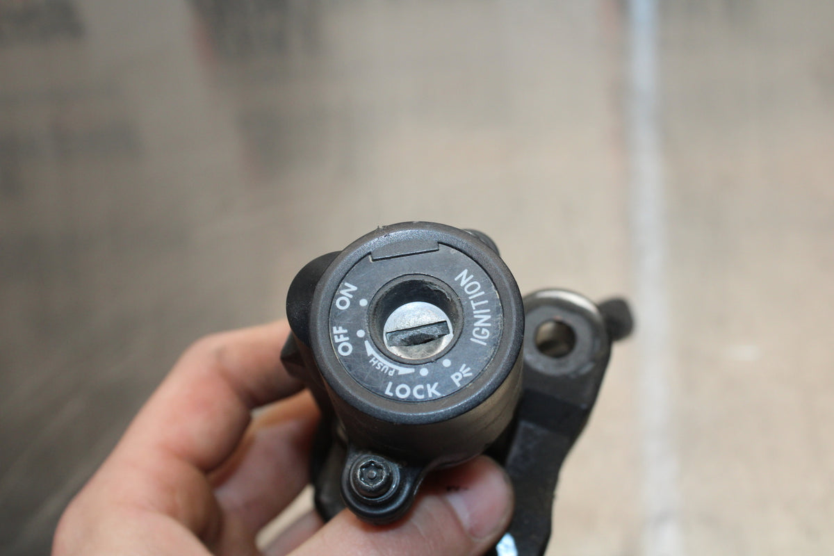 11 SUZUKI GSXR1000 IGNITION LOCK KEY SET W/ GAS CAP AND SEAT LOCK BB142