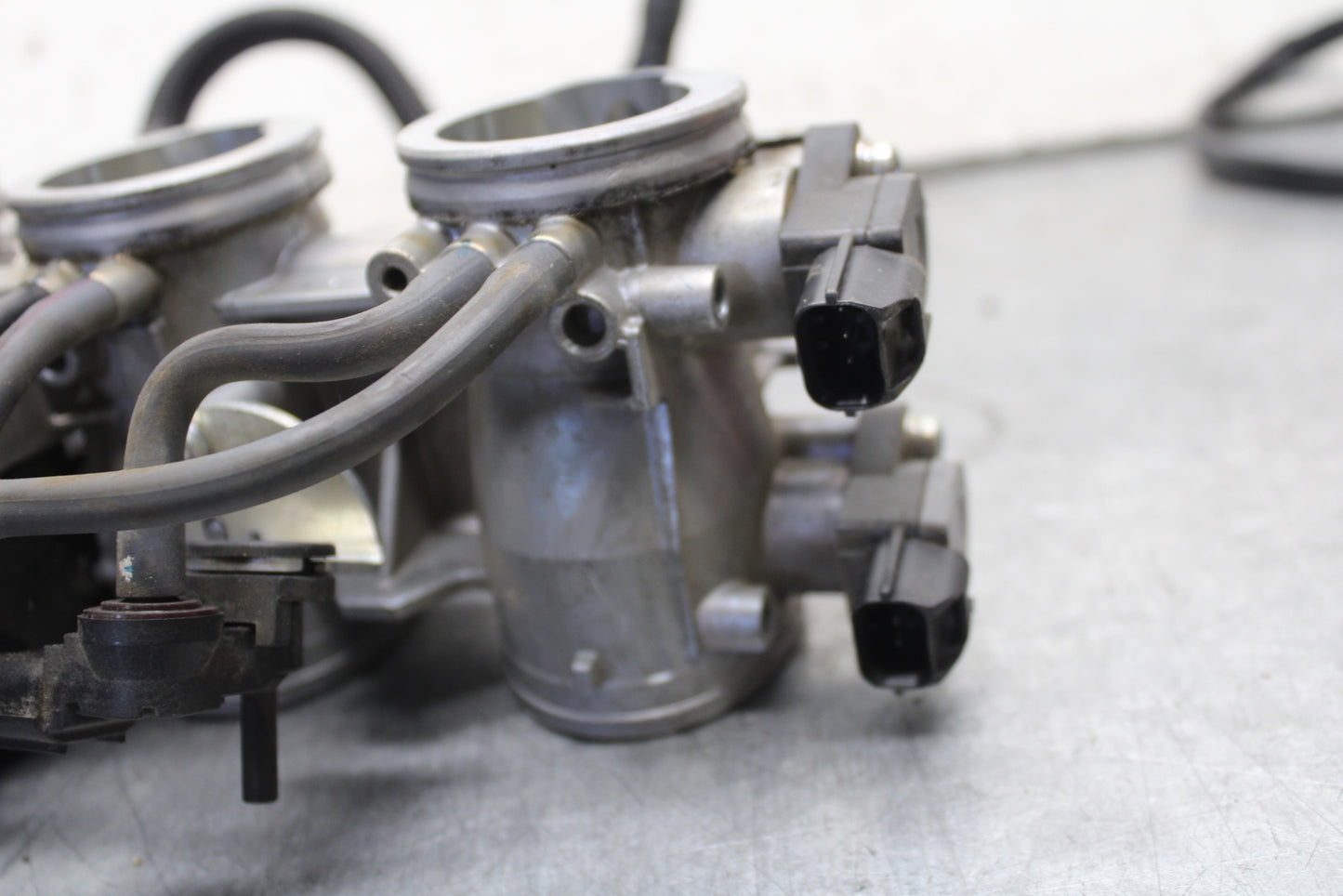 13-18 KAWASAKI NINJA ZX6R MAIN FUEL INJECTORS / THROTTLE BODIES BB682