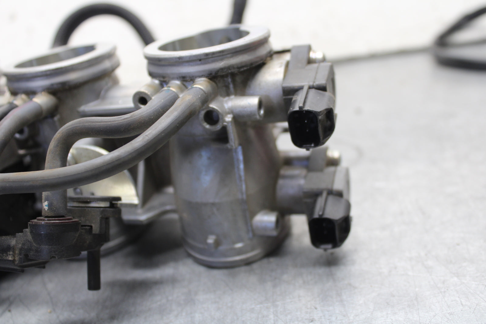 13-18 KAWASAKI NINJA ZX6R MAIN FUEL INJECTORS / THROTTLE BODIES BB682