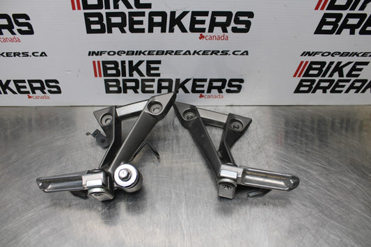 13-17 KAWASAKI NINJA 300 EX300 ABS REAR BACK PASSENGER PEG SET PAIR BB187