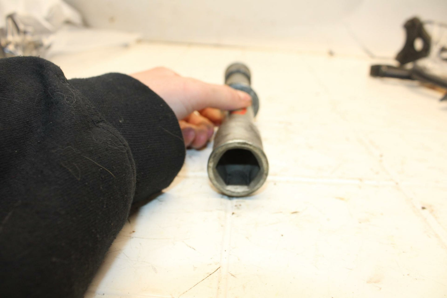 96-03 KAWASAKI NINJA ZX7R FRONT WHEEL RIM AXLE PIVOT BOLT BB20