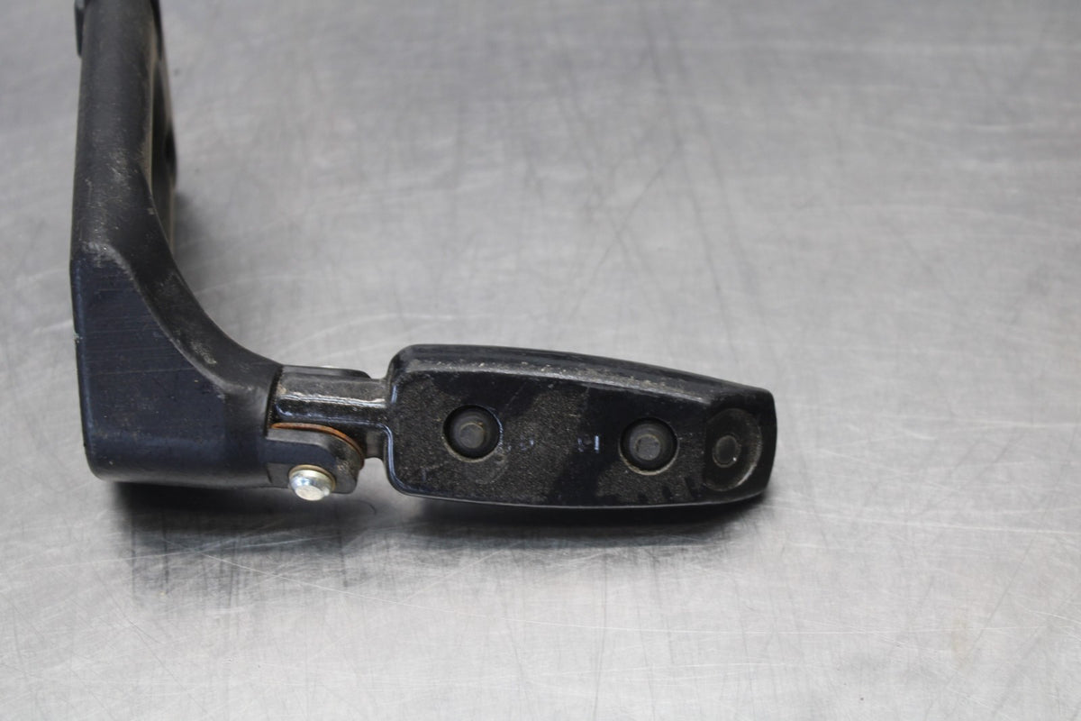 09-17 HARLEY-DAVIDSON V-ROD REAR PASSENGER FOOT STEP PEG SET BB886
