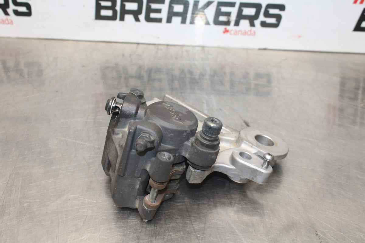 16 YAMAHA XSR900 REAR BACK BRAKE CALIPER W MOUNT BRACKET BB786