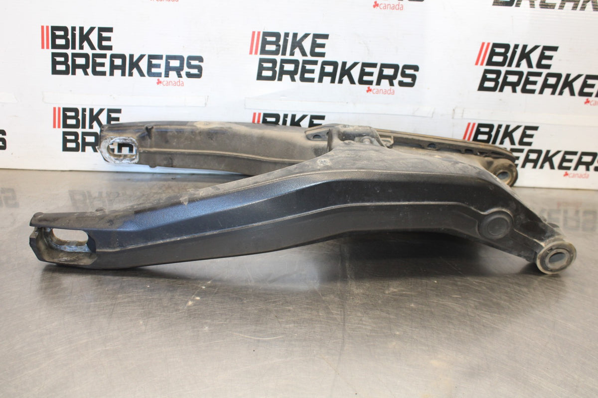 19 BMW F750GS REAR SWINGARM BACK SUSPENSION SWING ARM BB938