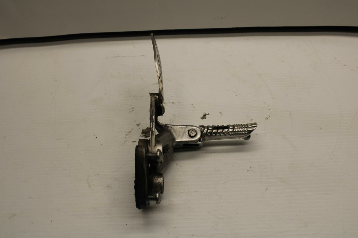 06-07 SUZUKI GSXR600 LEFT REARSET REAR SET DRIVER FOOT PEG REST STOP BB243