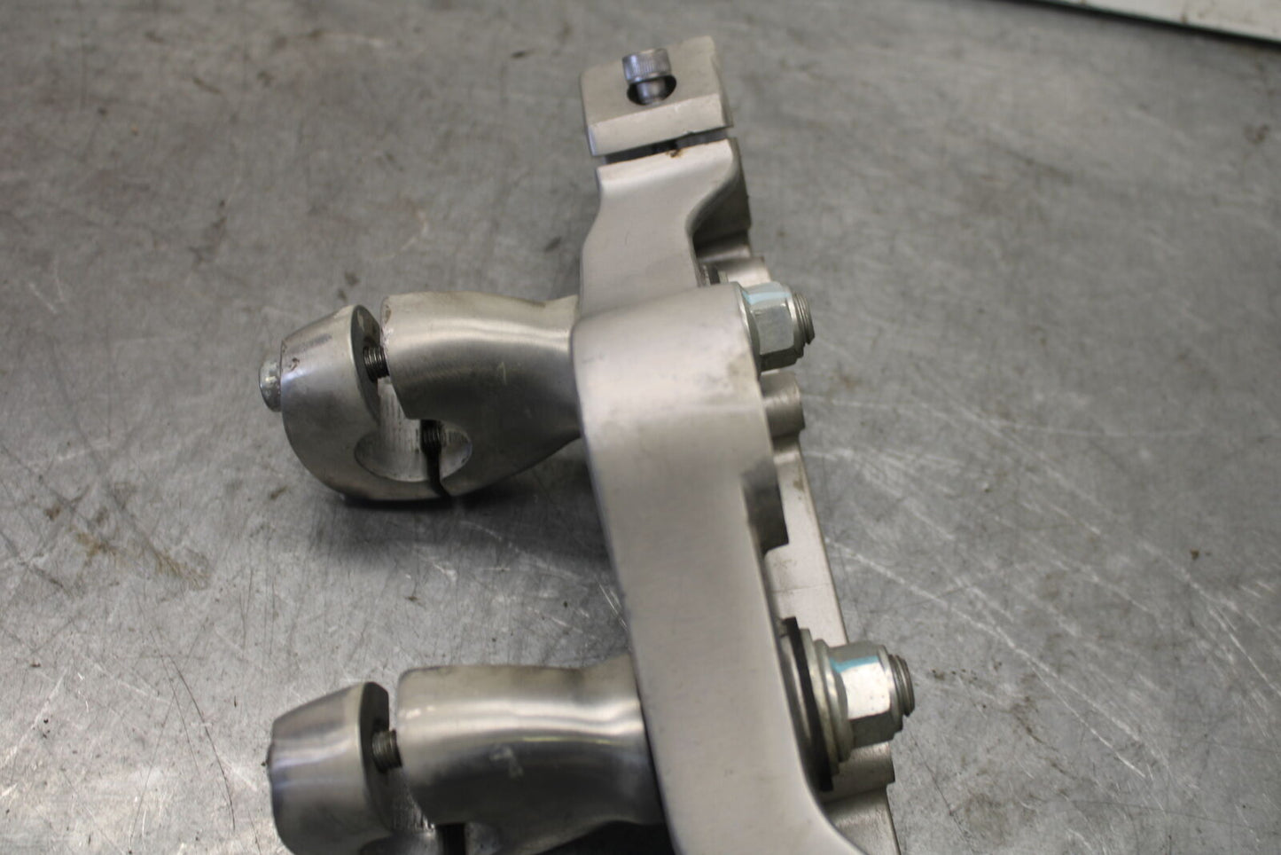 05-09 SUZUKI BOULEVARD C90 FORKS UPPER TRIPLE TREE CLAMP BB692