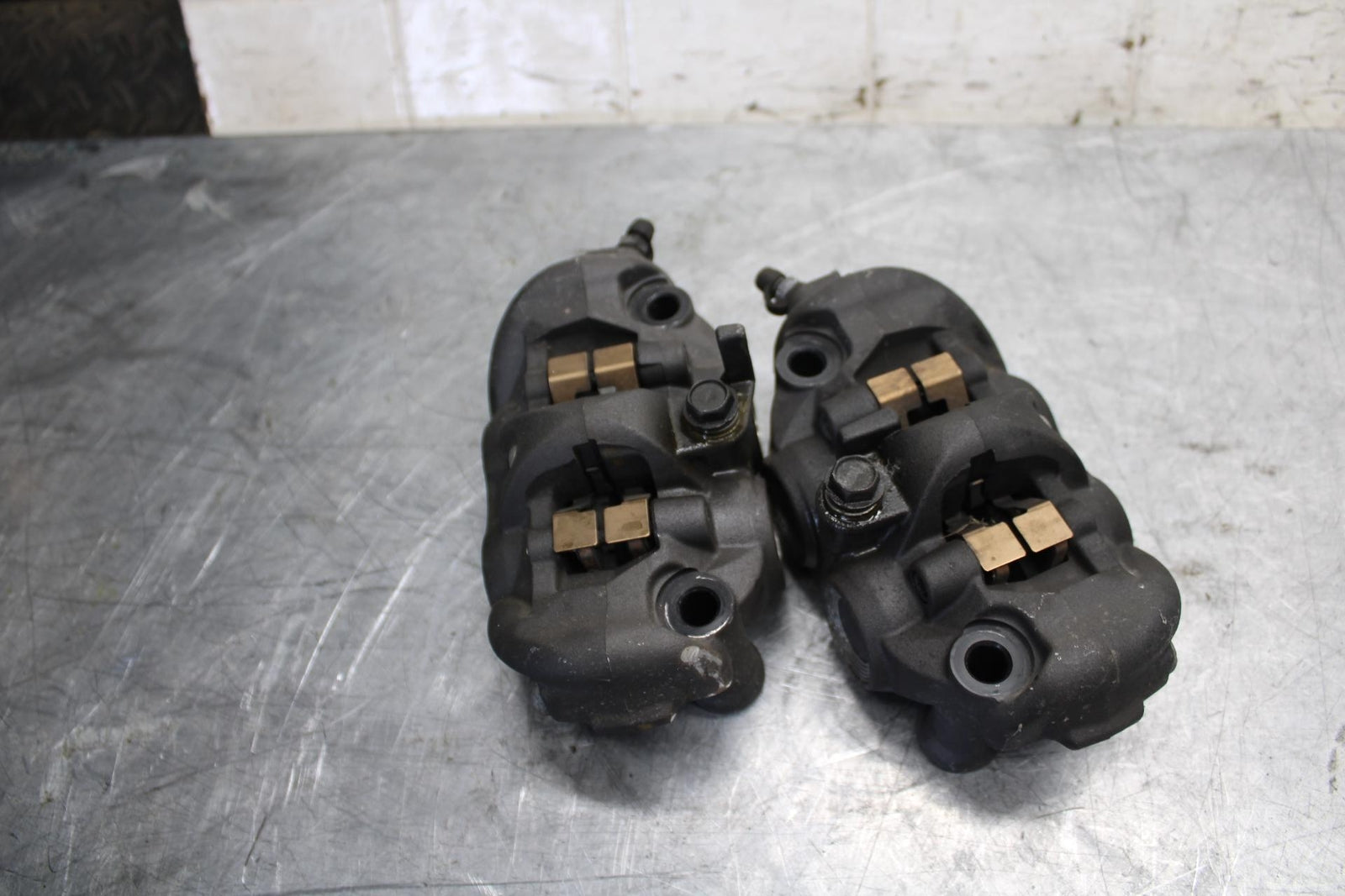 2008 Kawasaki Ninja ZX10R ZX1000E RIGHT LEFT FRONT BRAKE CALIPER SET PAIR BB524