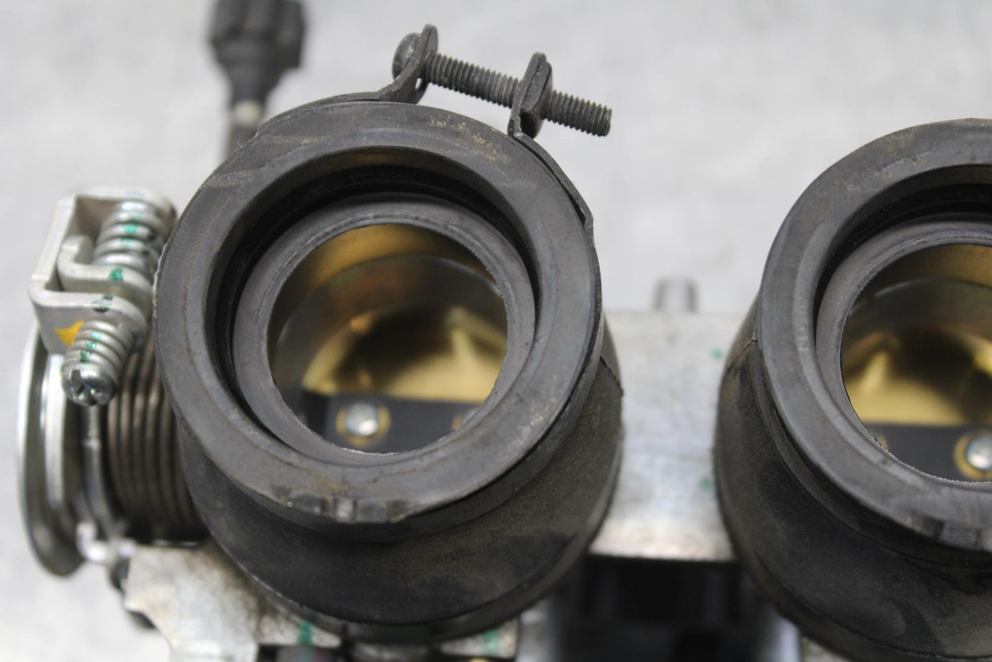 15-16 KAWASAKI EX300 MAIN FUEL INJECTORS / THROTTLE BODIES BB635