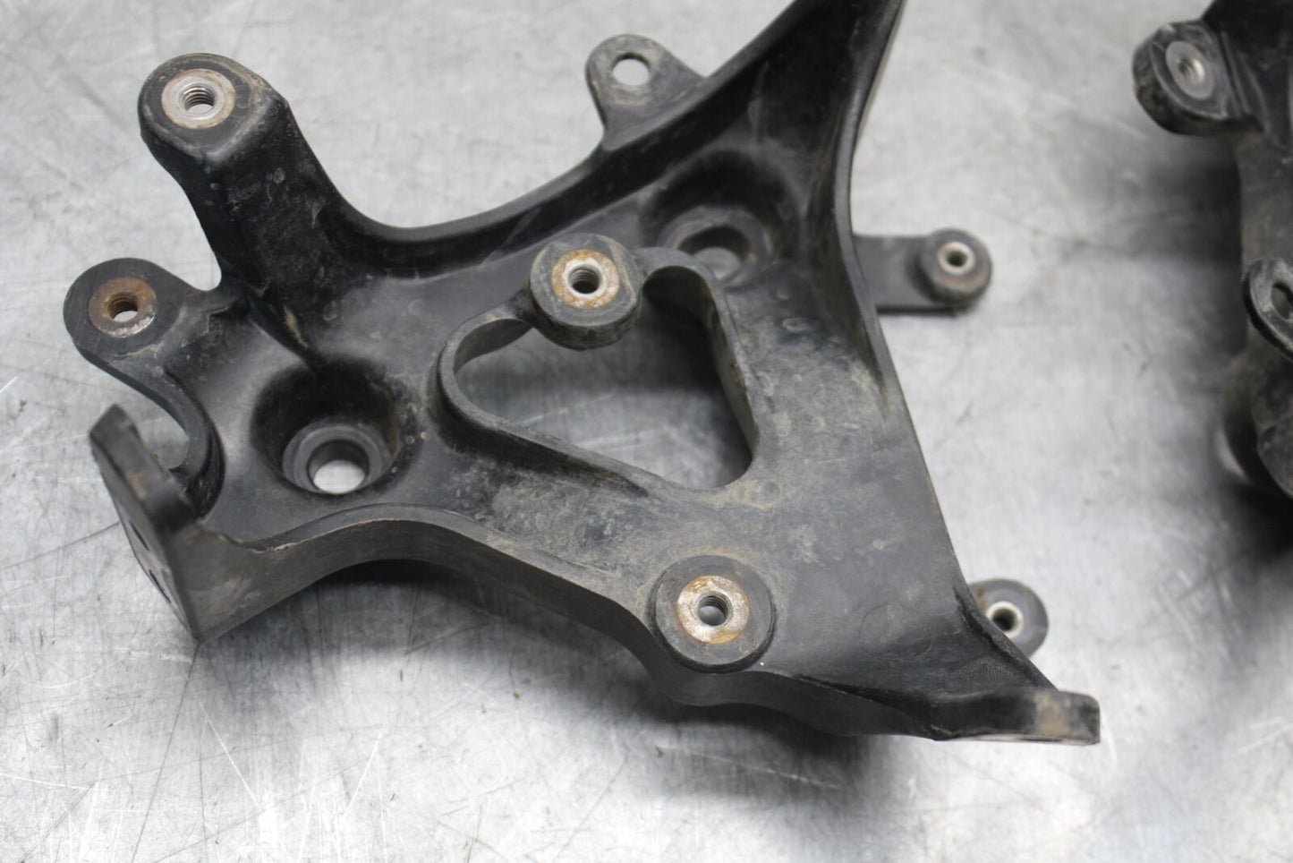 09-24 YAMAHA RAPTOR 700R FRONT FENDER LEFT RIGHT STAY BRACKETS BB654
