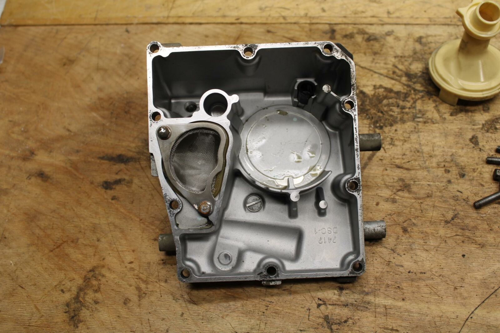 09-10 KAWASAKI ER-6N ENGINE MOTOR BOTTOM OIL PAN COVER BB325
