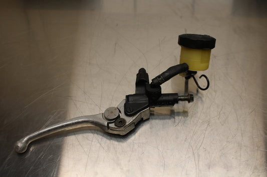 96 YAMAHA YZF750R FRONT BRAKE MASTER CYLINDER w/ LEVER BB137