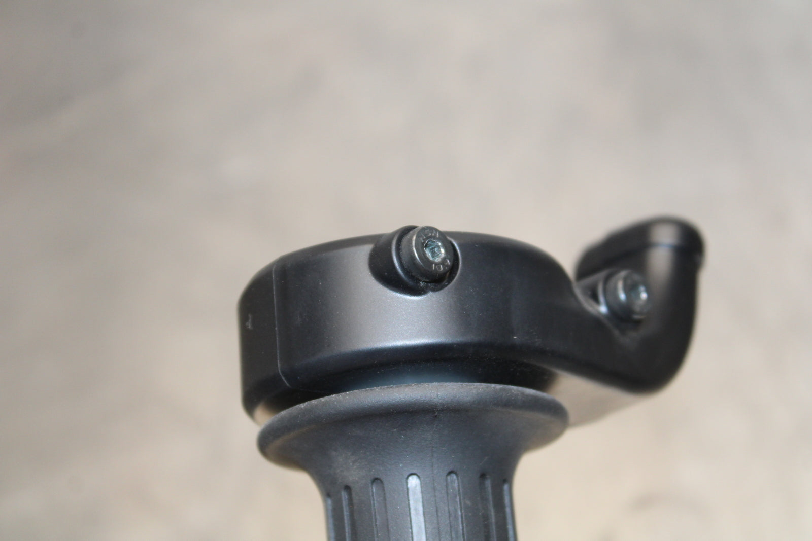 23-24 KAWASAKI NINJA ZX14R NEW!! THROTTLE CABLE LINE HOUSING GUIDE BB153