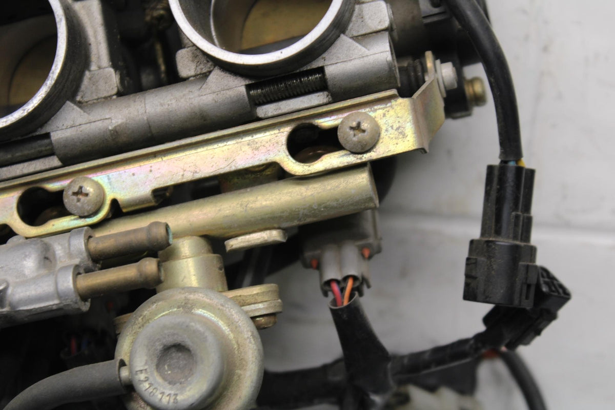 2007 Yamaha YZF R6S MAIN FUEL INJECTORS / THROTTLE BODIES 5SL-13750-00-00 BB594