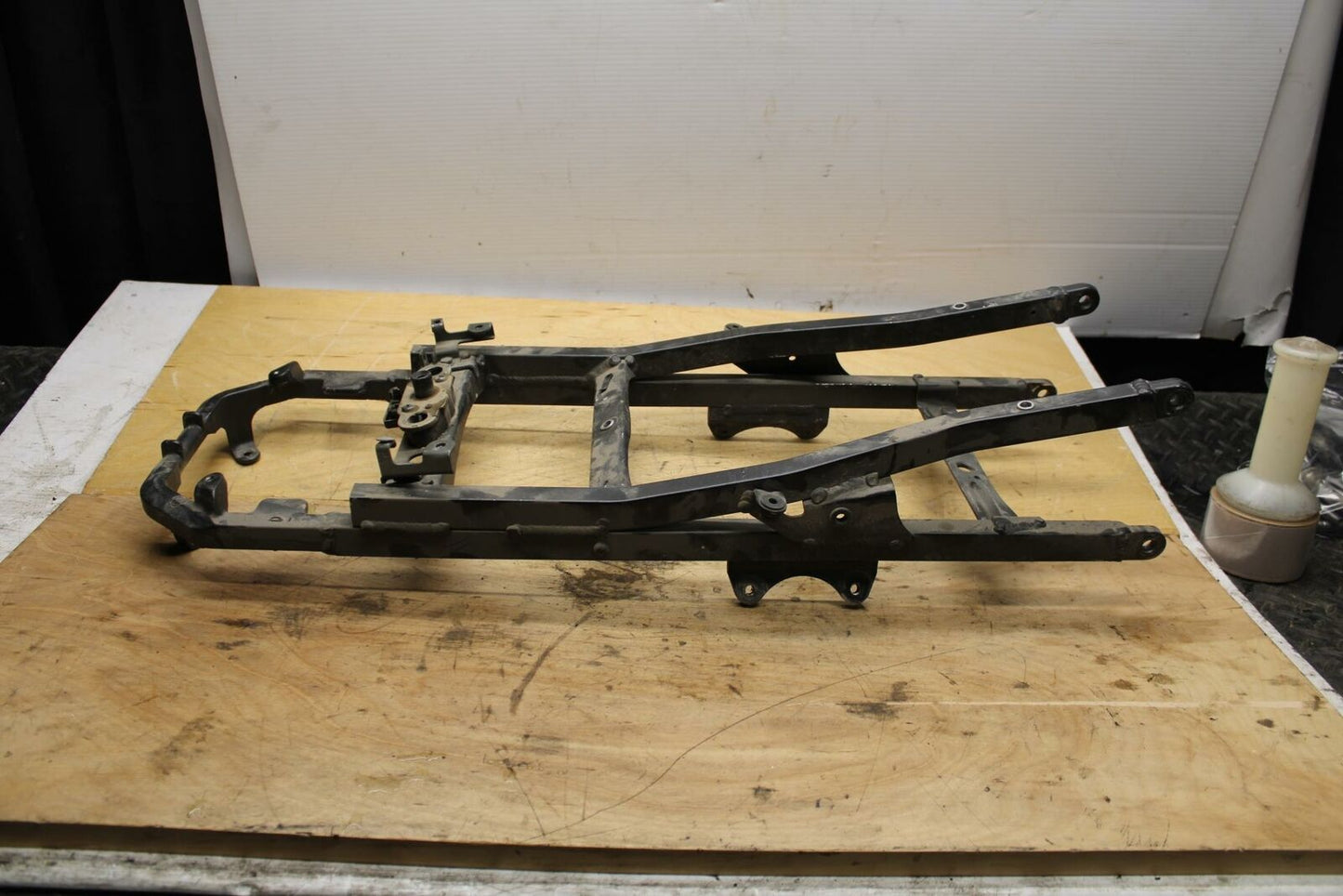 04-05 KAWASAKI NINJA ZX10R REAR SUBFRAME BACK SUB FRAME BB322