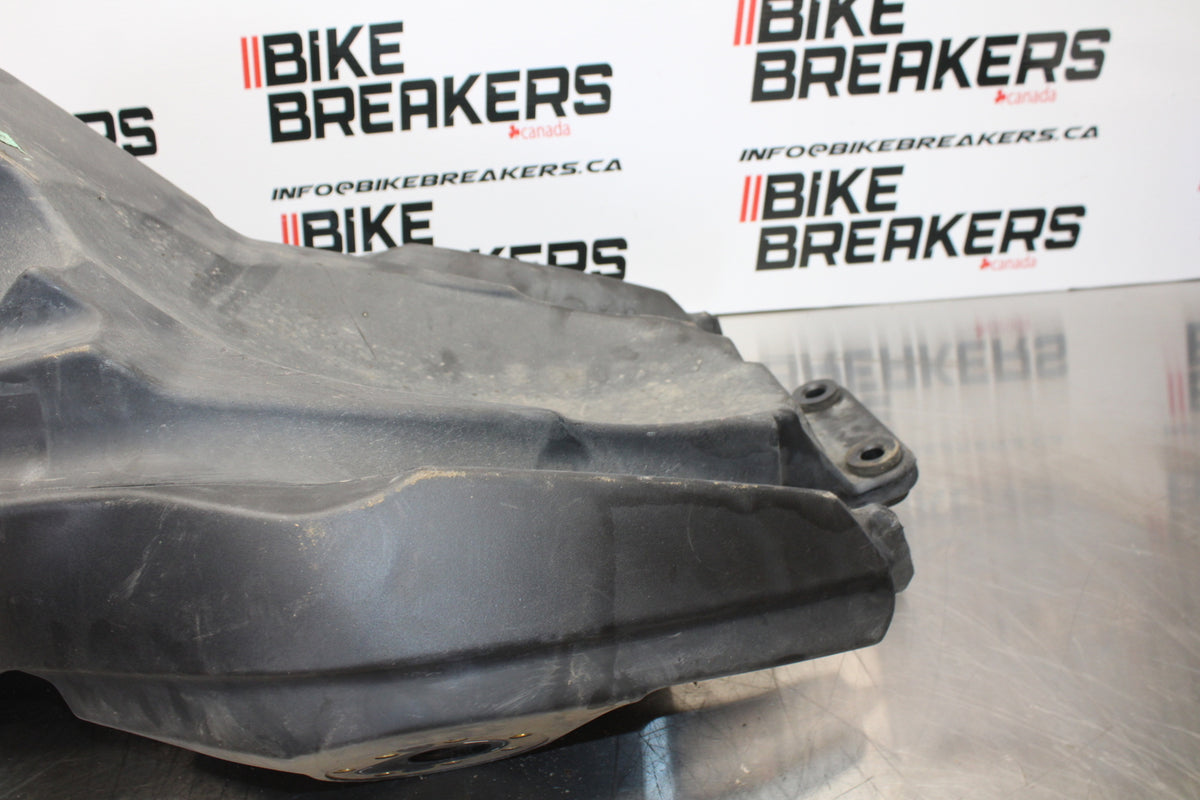 06-12 BMW F800ST GAS TANK FUEL CELL PETROL RESERVOIR BB144