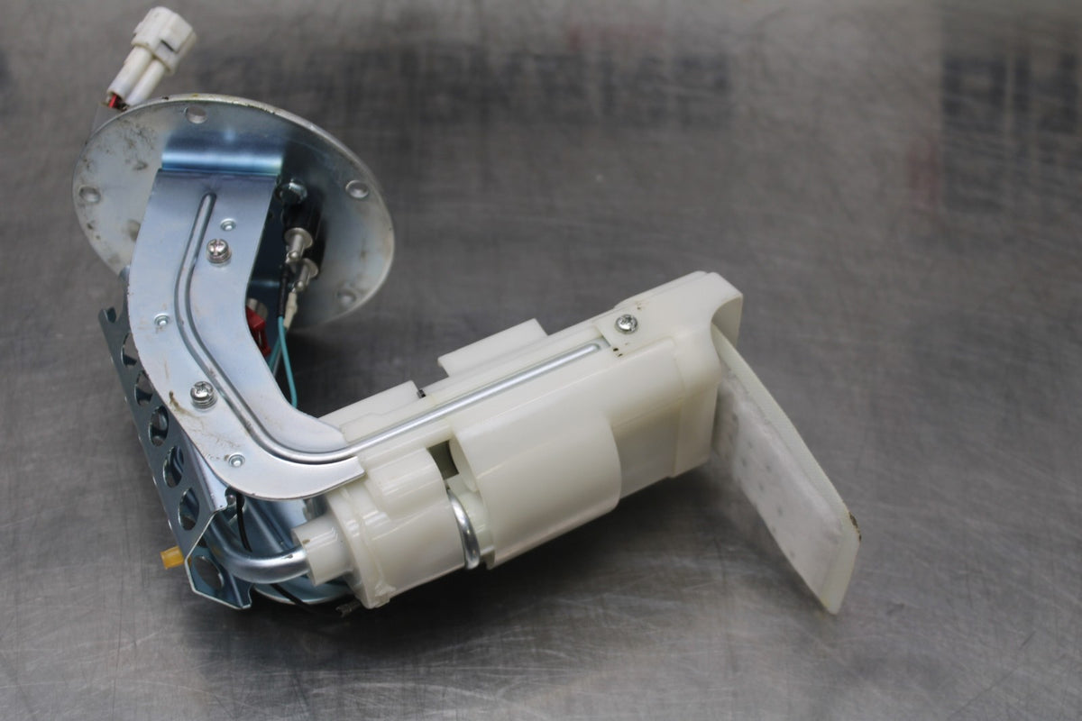 15 SUZUKI GW250F FUEL PUMP GAS PETROL SENDER UNIT BB789