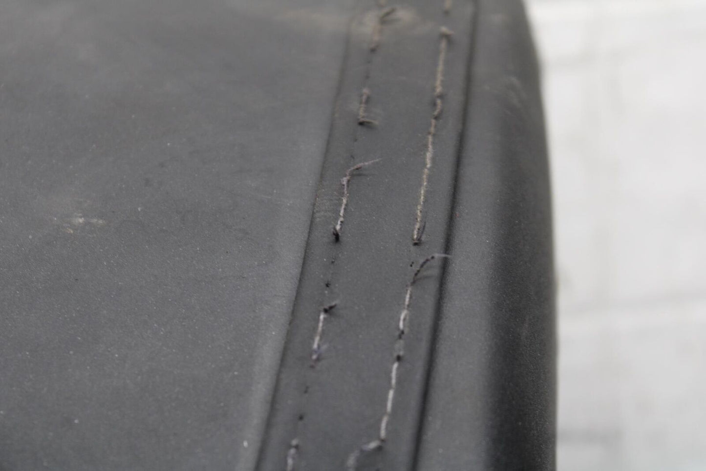 2005 Honda CBR600RR REAR BACK PASSENGER TANDEM SEAT PAD SADDLE PILLION BB564