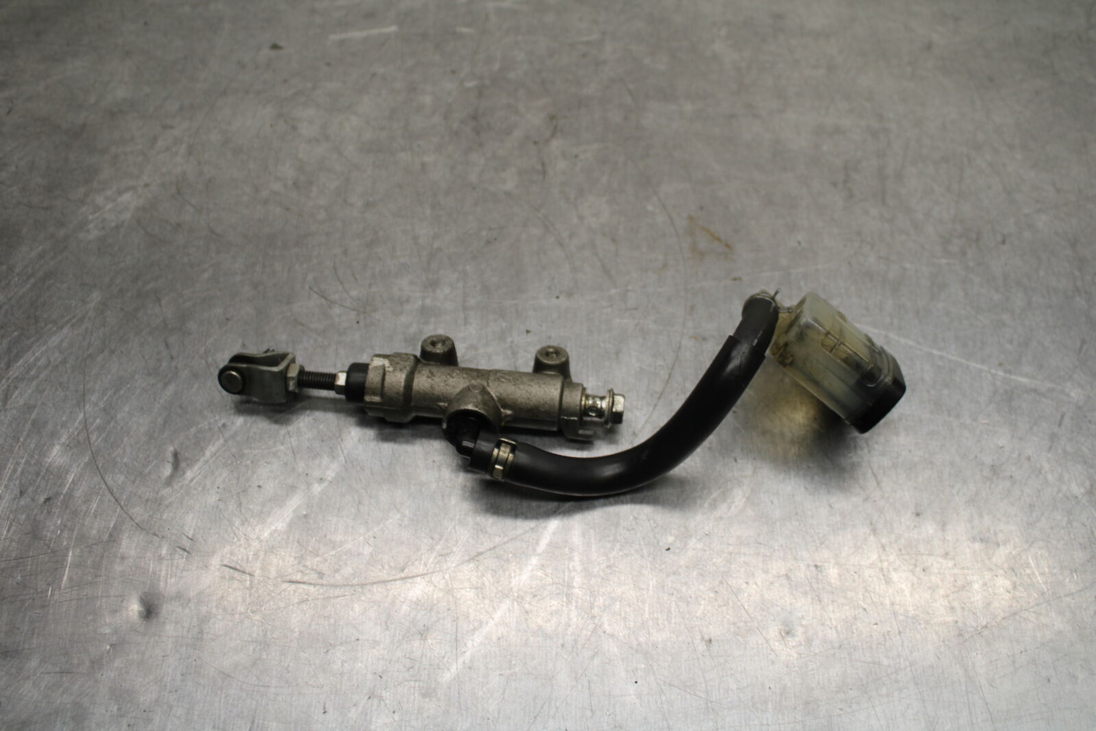 08-10 SUZUKI GSXR 600 REAR BACK BRAKE MASTER CYLINDER W RESERVOIR BB116