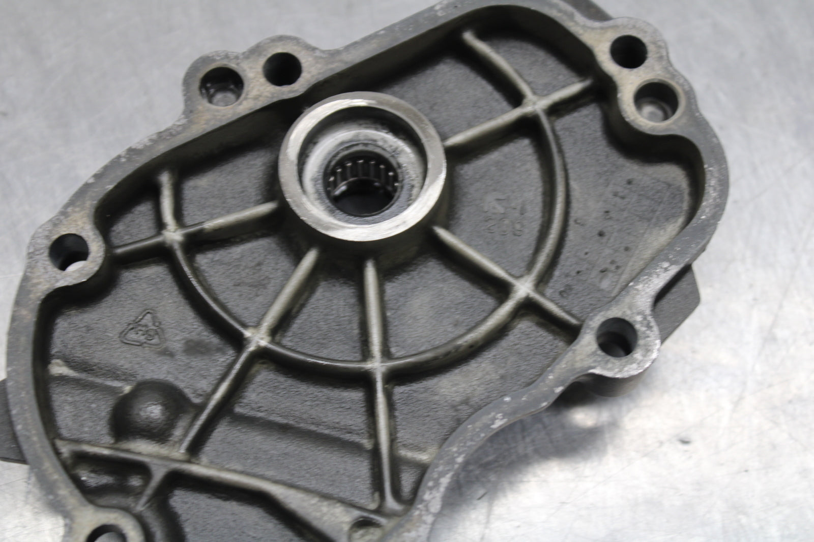 03-05 YAMAHA YZF R6  ENGINE MOTOR TIMING CHAIN COVER BB132