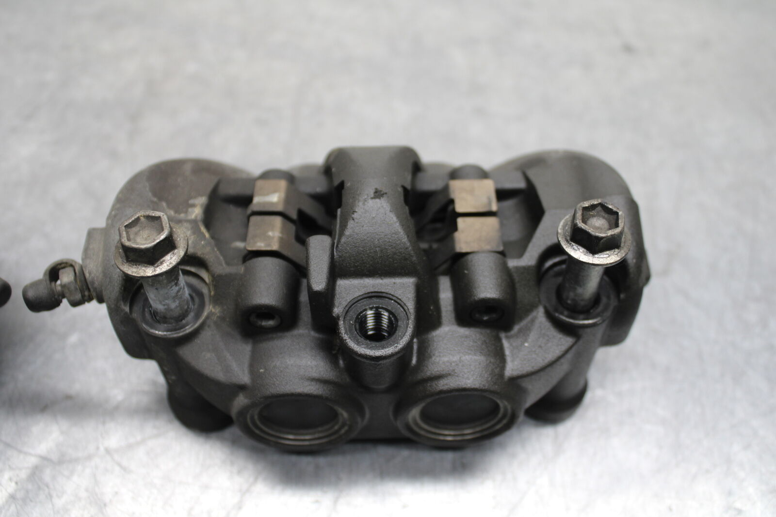 12-13 KAWASAKI Z1000 RIGHT LEFT FRONT BRAKE CALIPER SET PAIR CALIPERS BB743