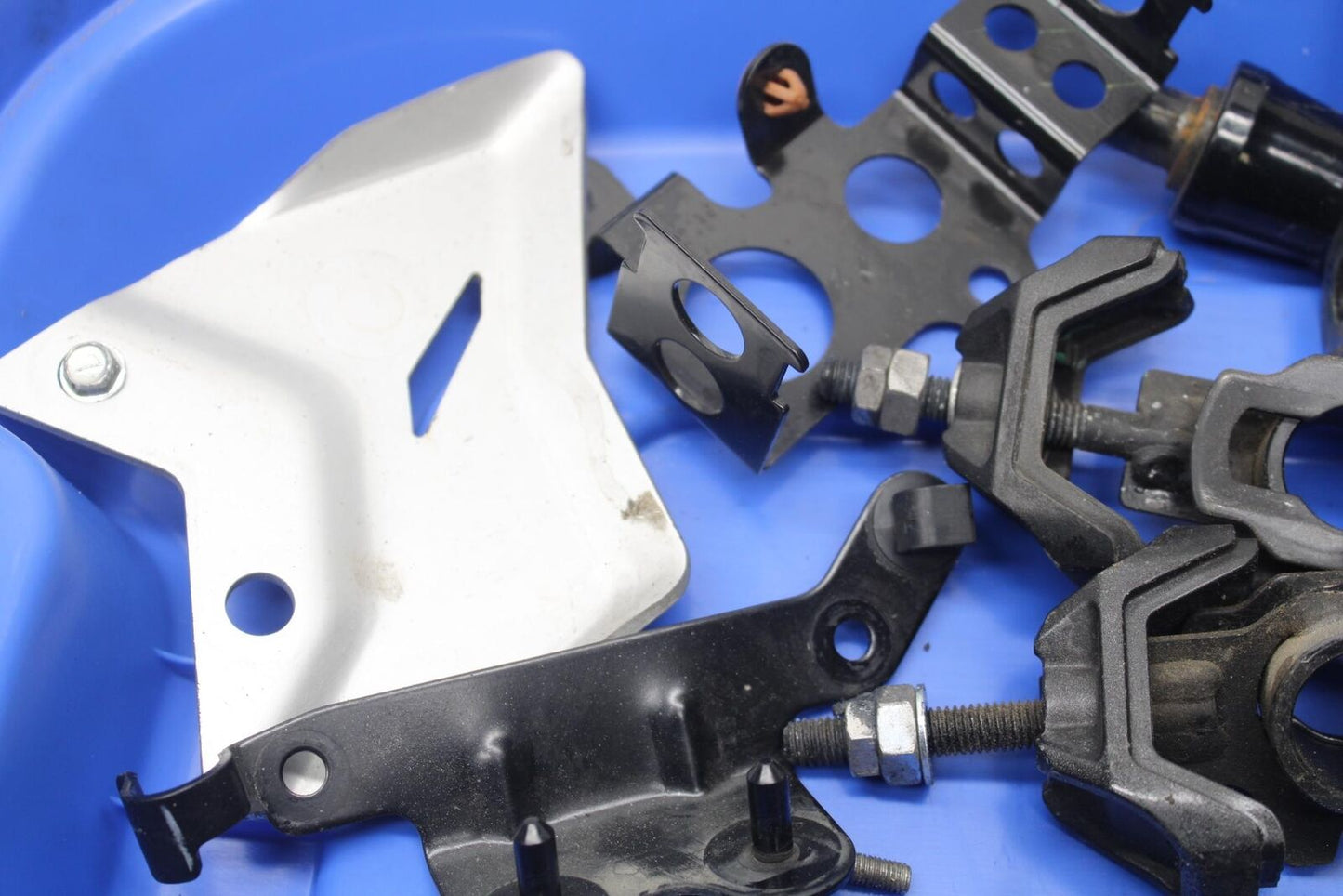 12-17 KAWASAKI ER-6N Z650 MISCELLANEOUS MOUNTING BOLTS HARDWARE SCREWS BB607