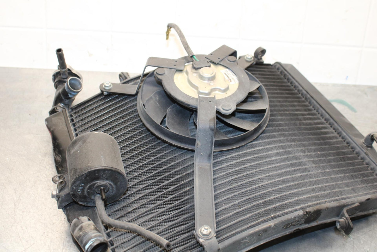 2001 Suzuki GSXR600 ENGINE RADIATOR MOTOR COOLER COOLING RADIATER  BB584